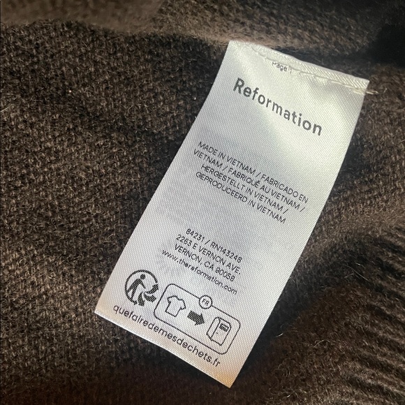 Reformation Clara Cashmere Crew Cardigan in Mole - Picture 8 of 8